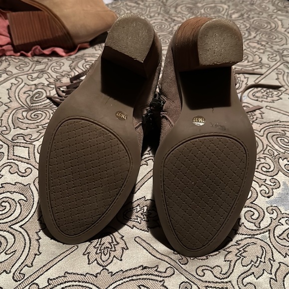 Tan booties - Picture 4 of 4